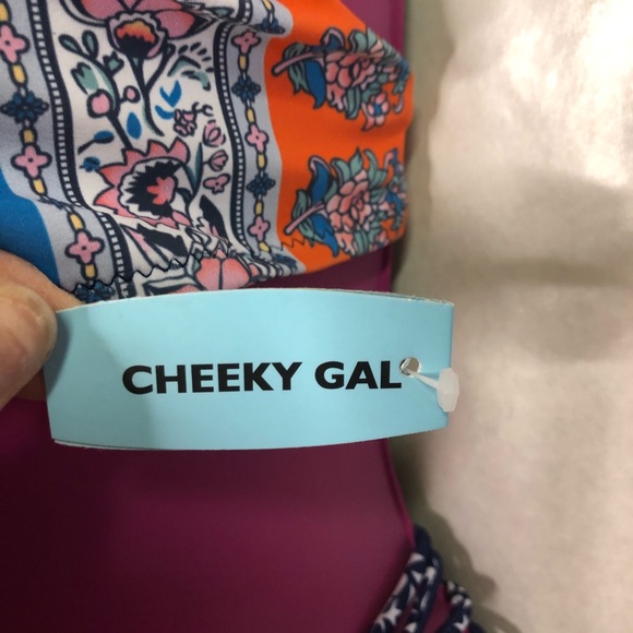 Cupshie calico halter top bikini - Picture 5 of 7